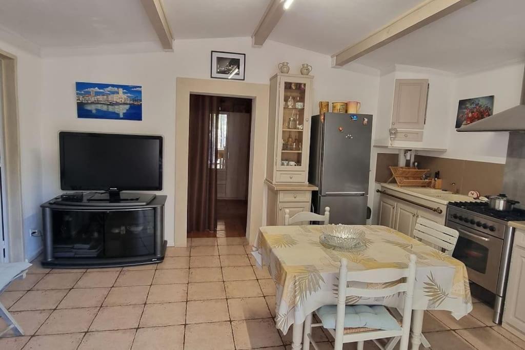 Maisonnette Chez L'Habitant Ла-Сьота Экстерьер фото